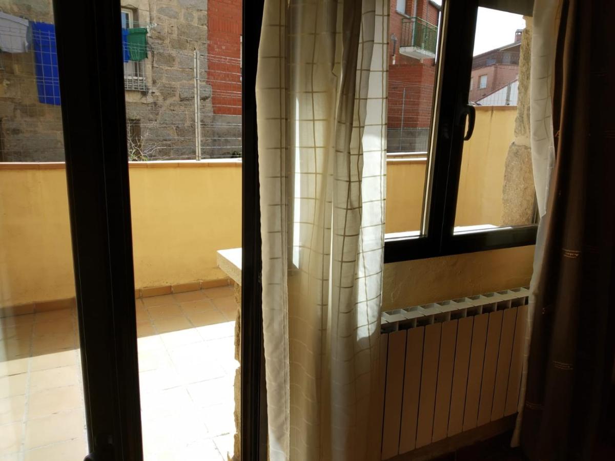 Villa Viv. De Uso Turístico Fuente el Tejo - Casa Ana Burgohondo Exterior foto