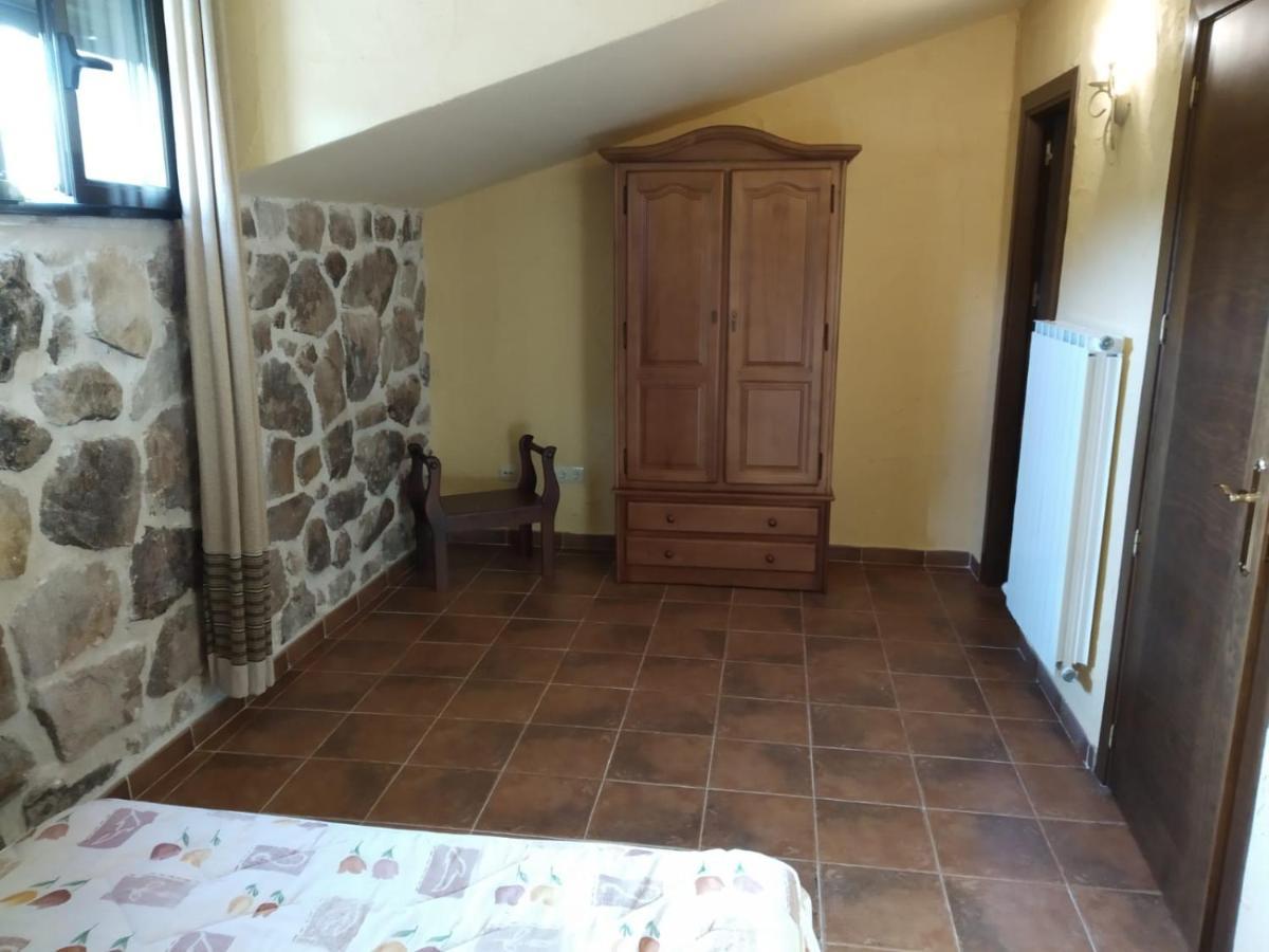 Villa Viv. De Uso Turístico Fuente el Tejo - Casa Ana Burgohondo Exterior foto
